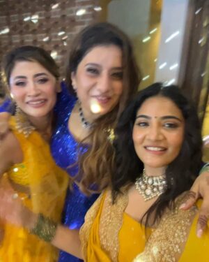 Anshita Akbarsha Instagram - Happy faces ✨🧿🎉
@priyankapdeshpande 
#specialone #behappy #bepositive #smile