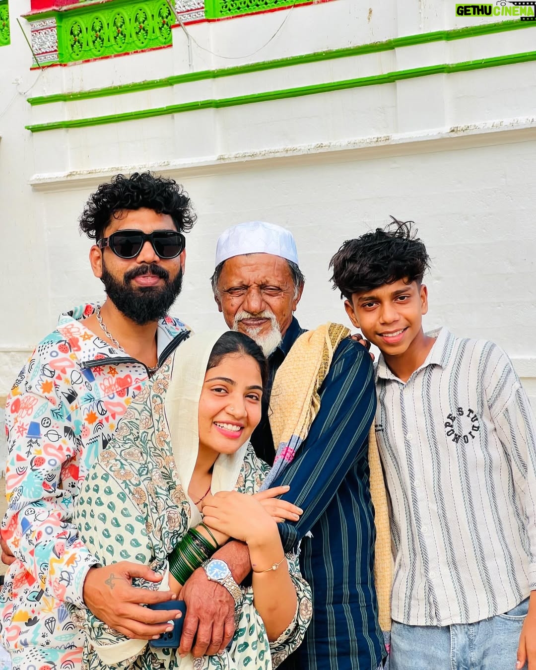 Anshita Akbarsha - 57.5K Likes - “Treat your family like friends and your friends like family.”🧿🙌🏻
@neethu_sumi, @anzil_gulami, @sinasinath, @dhulkargulami, @saji__am, @nera_lu_ne_, @shamla_shamla4, @_rashiiiiihh, @raziiihhh, @_far_s_ana__