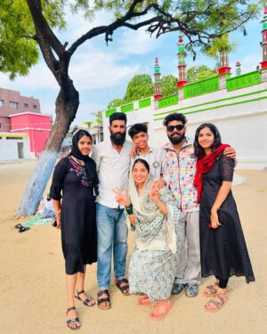 Anshita Akbarsha Instagram - “Treat your family like friends and your friends like family.”🧿🙌🏻
@neethu_sumi, @anzil_gulami, @sinasinath, @dhulkargulami, @saji__am, @nera_lu_ne_, @shamla_shamla4, @_rashiiiiihh, @raziiihhh, @_far_s_ana__