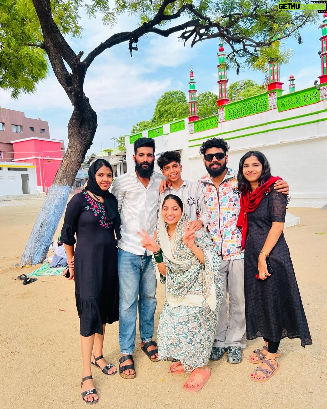 Anshita Akbarsha - 57.5K Likes - “Treat your family like friends and your friends like family.”🧿🙌🏻
@neethu_sumi, @anzil_gulami, @sinasinath, @dhulkargulami, @saji__am, @nera_lu_ne_, @shamla_shamla4, @_rashiiiiihh, @raziiihhh, @_far_s_ana__
