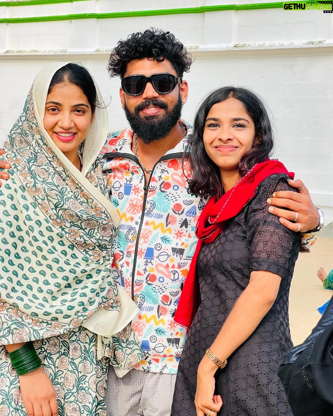 Anshita Akbarsha - 57.5K Likes - “Treat your family like friends and your friends like family.”🧿🙌🏻
@neethu_sumi, @anzil_gulami, @sinasinath, @dhulkargulami, @saji__am, @nera_lu_ne_, @shamla_shamla4, @_rashiiiiihh, @raziiihhh, @_far_s_ana__