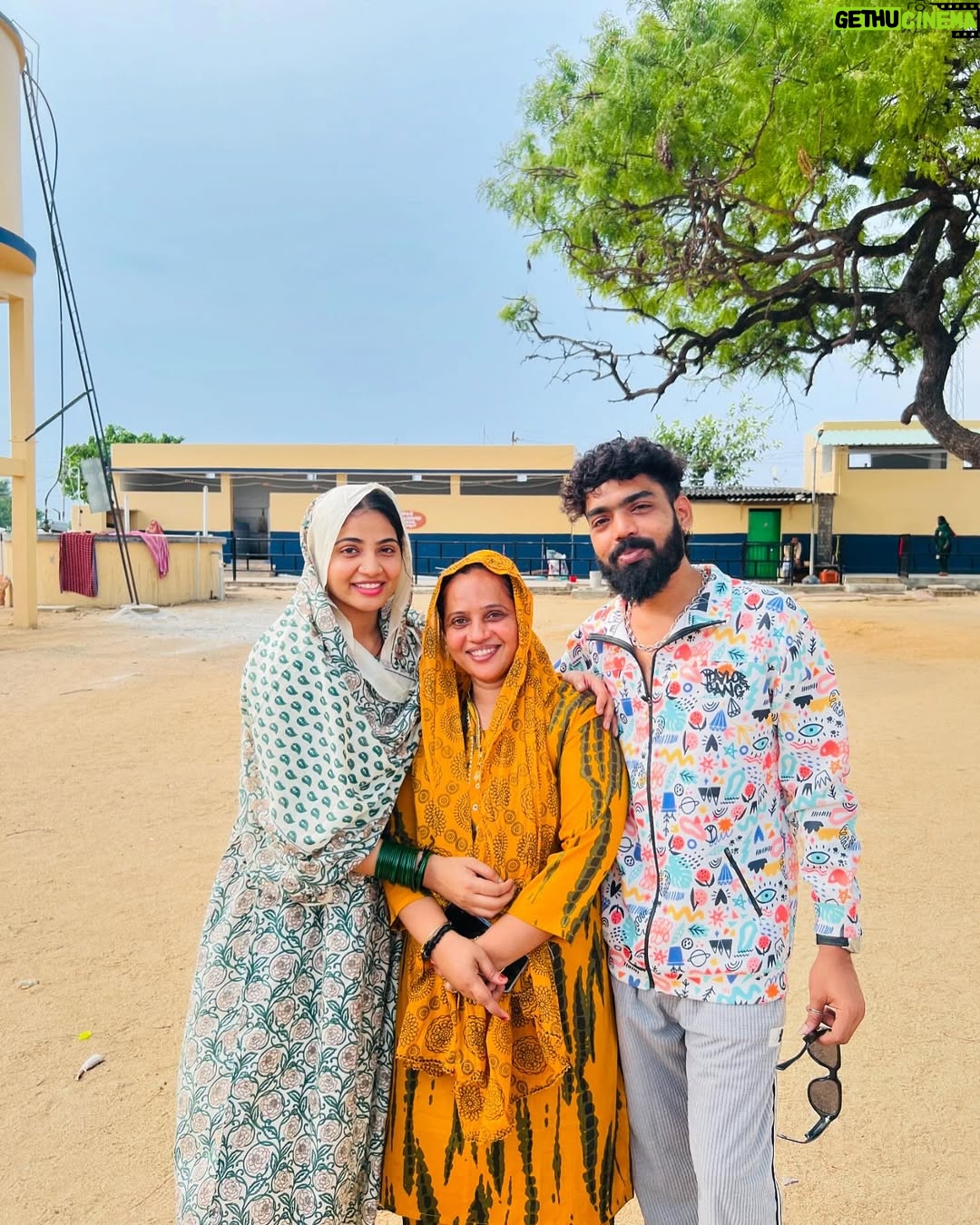 Anshita Akbarsha - 57.5K Likes - “Treat your family like friends and your friends like family.”🧿🙌🏻
@neethu_sumi, @anzil_gulami, @sinasinath, @dhulkargulami, @saji__am, @nera_lu_ne_, @shamla_shamla4, @_rashiiiiihh, @raziiihhh, @_far_s_ana__