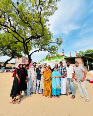 Anshita Akbarsha Instagram - “Treat your family like friends and your friends like family.”🧿🙌🏻
@neethu_sumi, @anzil_gulami, @sinasinath, @dhulkargulami, @saji__am, @nera_lu_ne_, @shamla_shamla4, @_rashiiiiihh, @raziiihhh, @_far_s_ana__