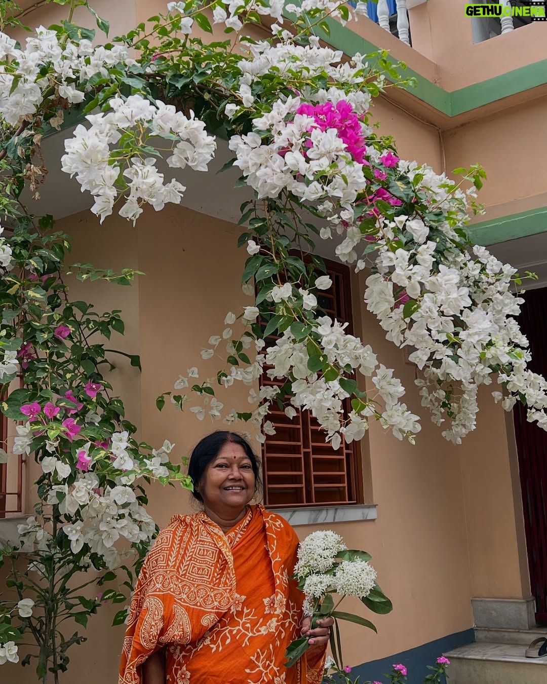 Antara Mitra - 8K Likes - Good Morning!
From home !
#Geetabitan