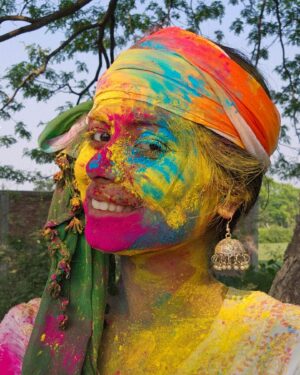 Antara Naina Roy Majumder Instagram - হাজার চাপের মাঝে অনেক হ‍্যাপি হলাম 👀
Happy Holi Guys 🥳✨🥰