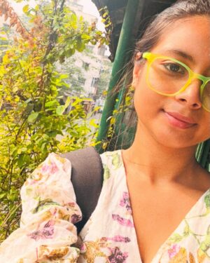 Antara Naina Roy Majumder Instagram - 🥀যখন জমবে ধুলা তানপুরাটার তারগুলায়,কাঁটালতা উঠবে ঘরের দ্বারগুলায়..🍂