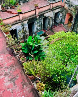 Antara Naina Roy Majumder Instagram - 🥀যখন জমবে ধুলা তানপুরাটার তারগুলায়,কাঁটালতা উঠবে ঘরের দ্বারগুলায়..🍂