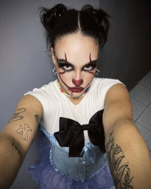 Antonia Bosman Instagram - Hi Georgie 🤡🎈