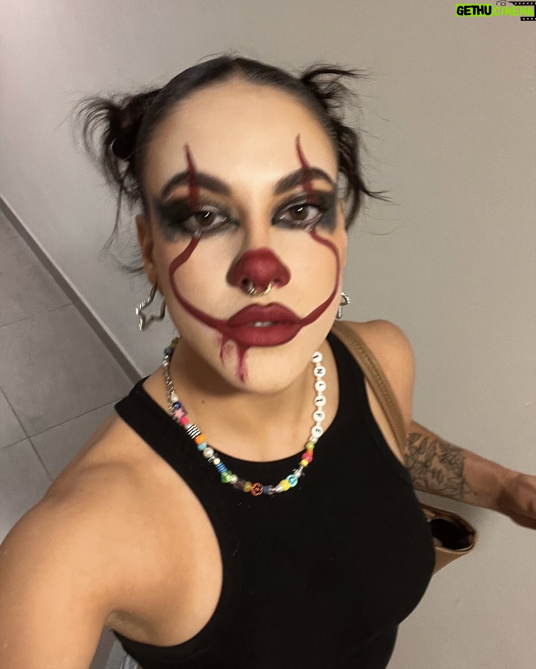 Antonia Bosman - 10.6K Likes - Hi Georgie 🤡🎈