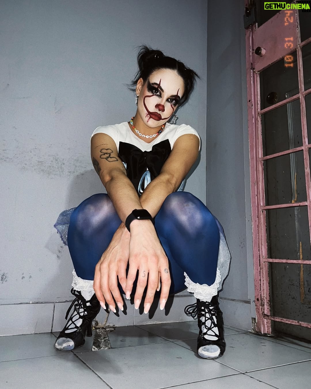 Antonia Bosman - 10.6K Likes - Hi Georgie 🤡🎈