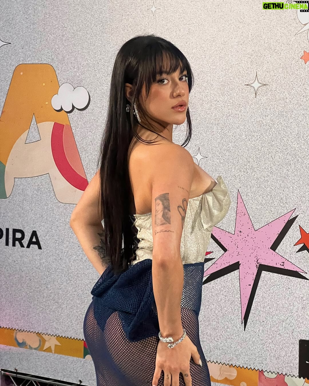 Antonia Bosman - 8.9K Likes - 🧜🏼‍♀️✨💎 @premiosmusa 

styling x @piolavidal 
beauty x @humbertomoyav 
corset x Rodrigo Valenzuela @rvcouture 
falda x @nicolettavalentina 
joyas x @swarovski 
mngmt x @chepemejias 
fotos x @diegoescap