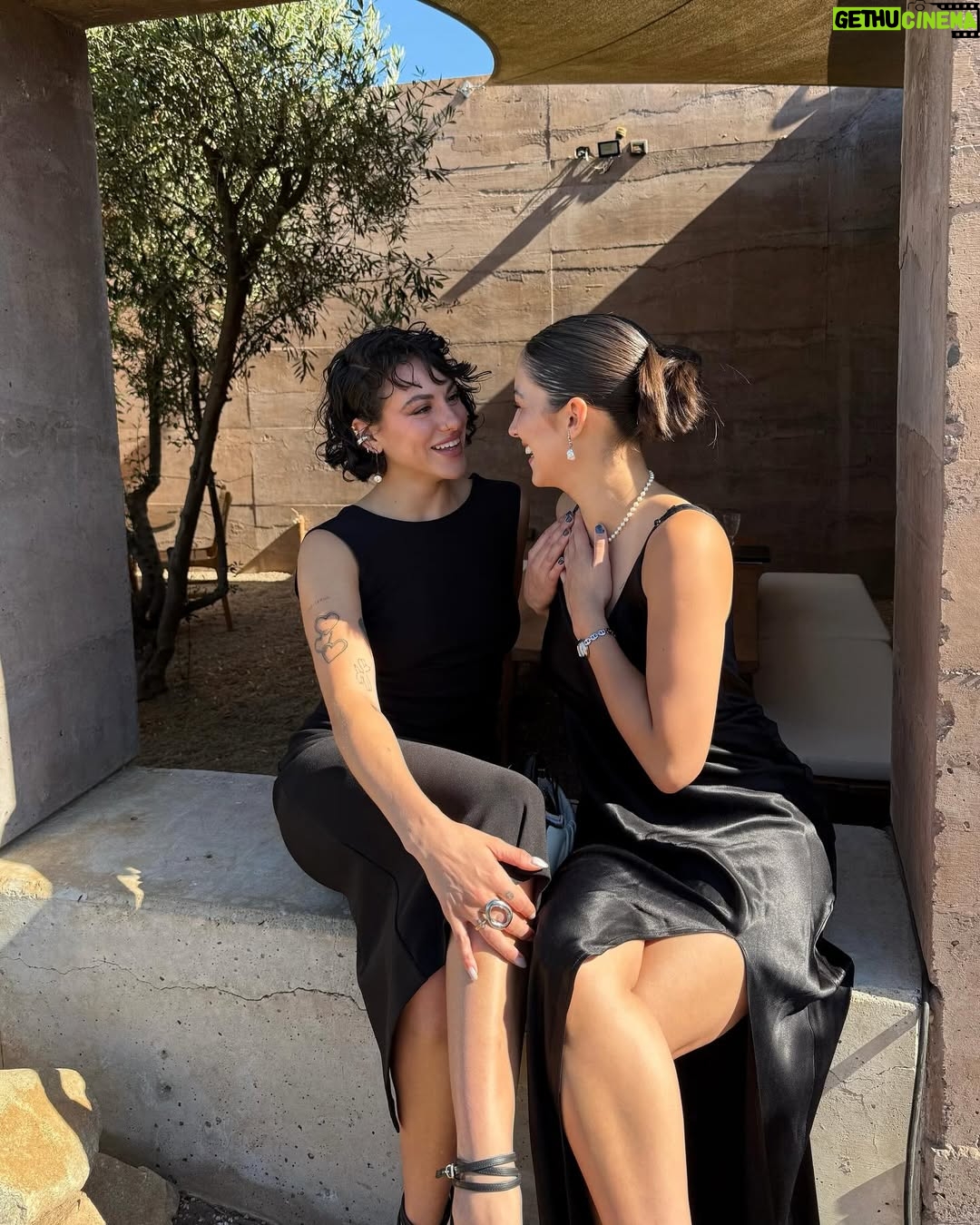 Antonia Bosman - 20.6K Likes - name a better dúo, i’ll wait 💋 @viviannedietz my wife 💍🤍
