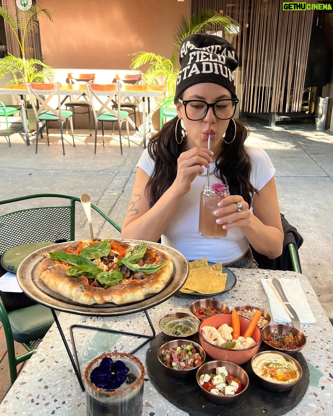 Antonia Bosman - 7.6K Likes - ella estaba literalmente iluminada x el señor