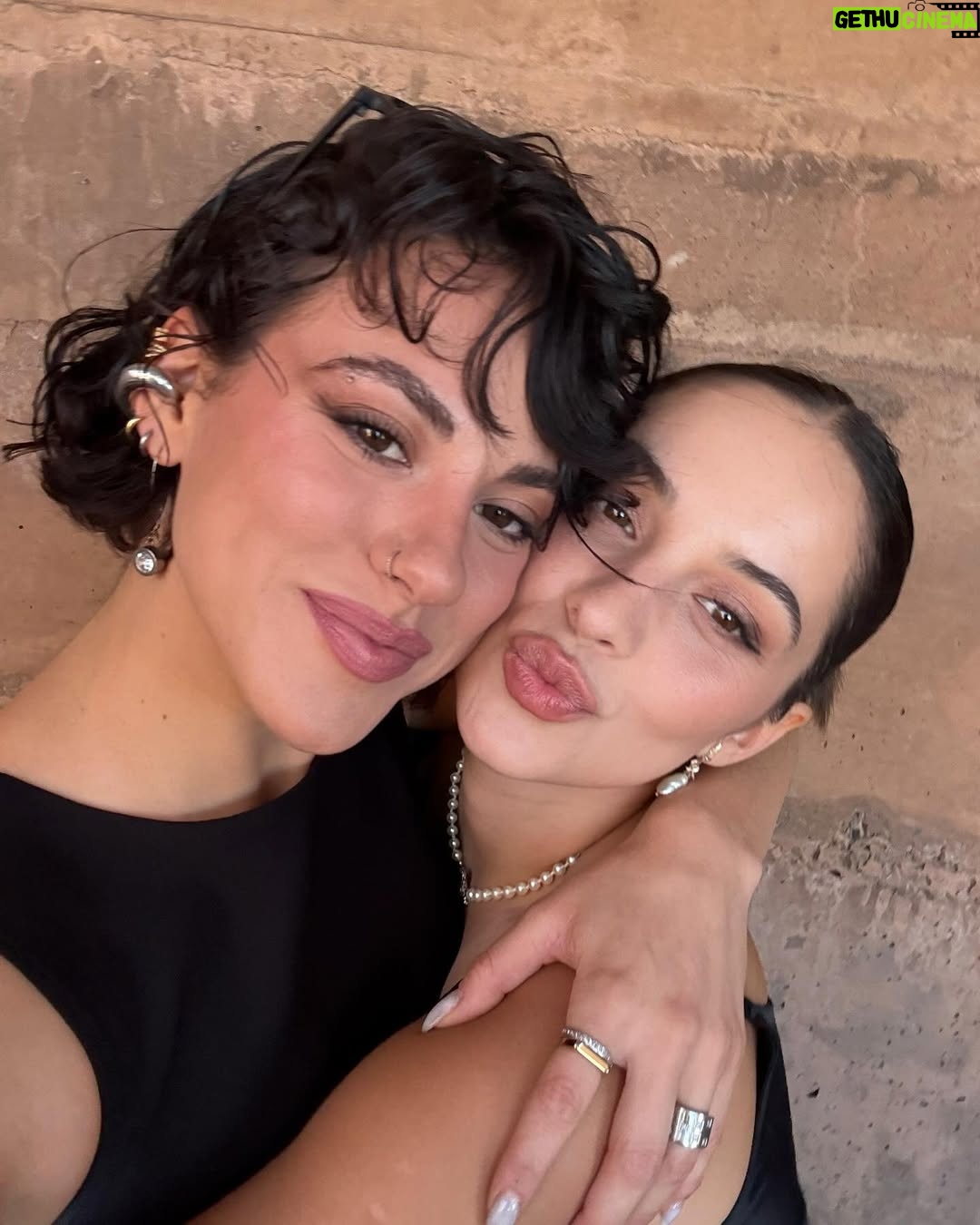 Antonia Bosman - 20.6K Likes - name a better dúo, i’ll wait 💋 @viviannedietz my wife 💍🤍