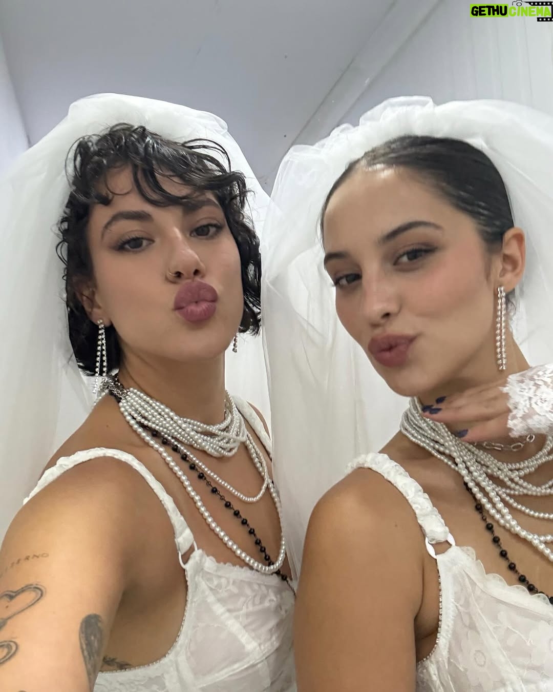 Antonia Bosman - 20.6K Likes - name a better dúo, i’ll wait 💋 @viviannedietz my wife 💍🤍