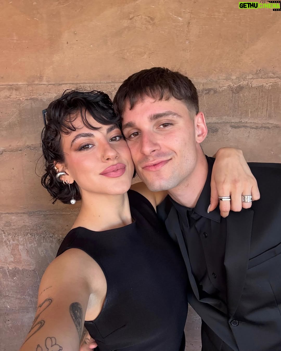 Antonia Bosman - 15.9K Likes - ayer en el matri de mi @carlitosarratiaguerra & @ignaciovicenciob 🥹💍 gracias por hacerme parte de una noche tan hermosa y especial! que viva el amorrrrrrr 🤍