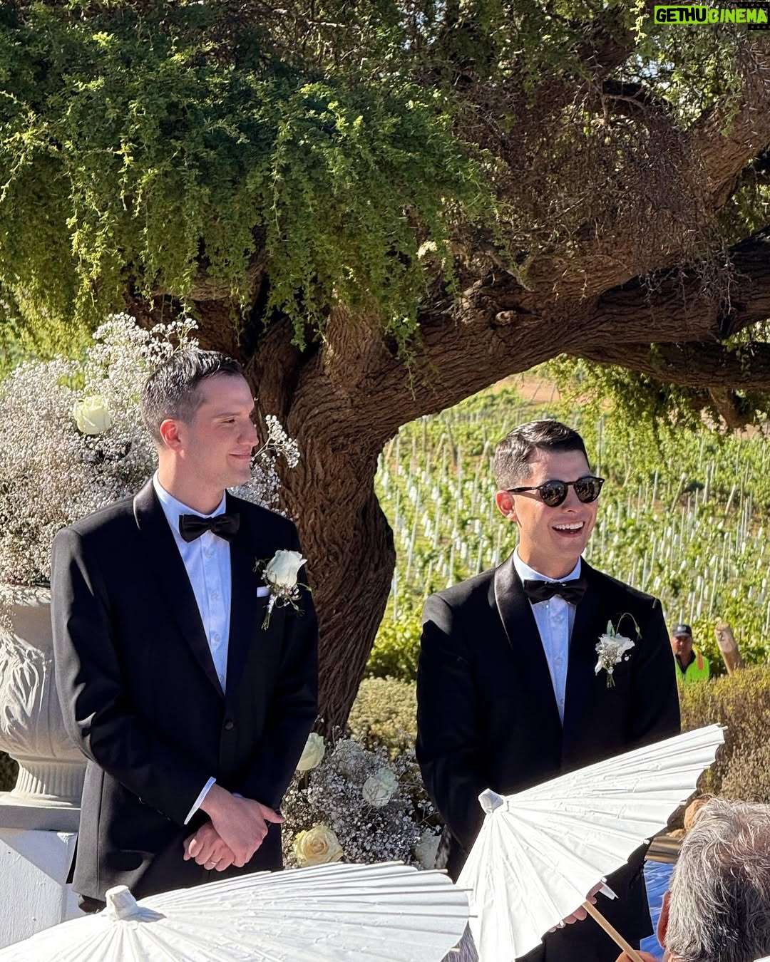 Antonia Bosman - 15.9K Likes - ayer en el matri de mi @carlitosarratiaguerra & @ignaciovicenciob 🥹💍 gracias por hacerme parte de una noche tan hermosa y especial! que viva el amorrrrrrr 🤍