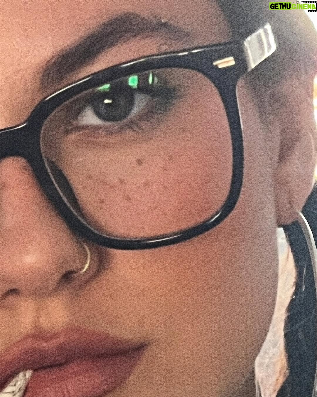 Antonia Bosman - 7.6K Likes - ella estaba literalmente iluminada x el señor