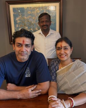 Anu Prabhakar Instagram - Celebrated the beautiful bond of love and togetherness — Happy Anniversary to Raghu anna and Anu akka!

#AnniversaryLove #RaghuAndAnu #TogetherForever #FamilyMoments #LoveInTheAir #CoupleGoals