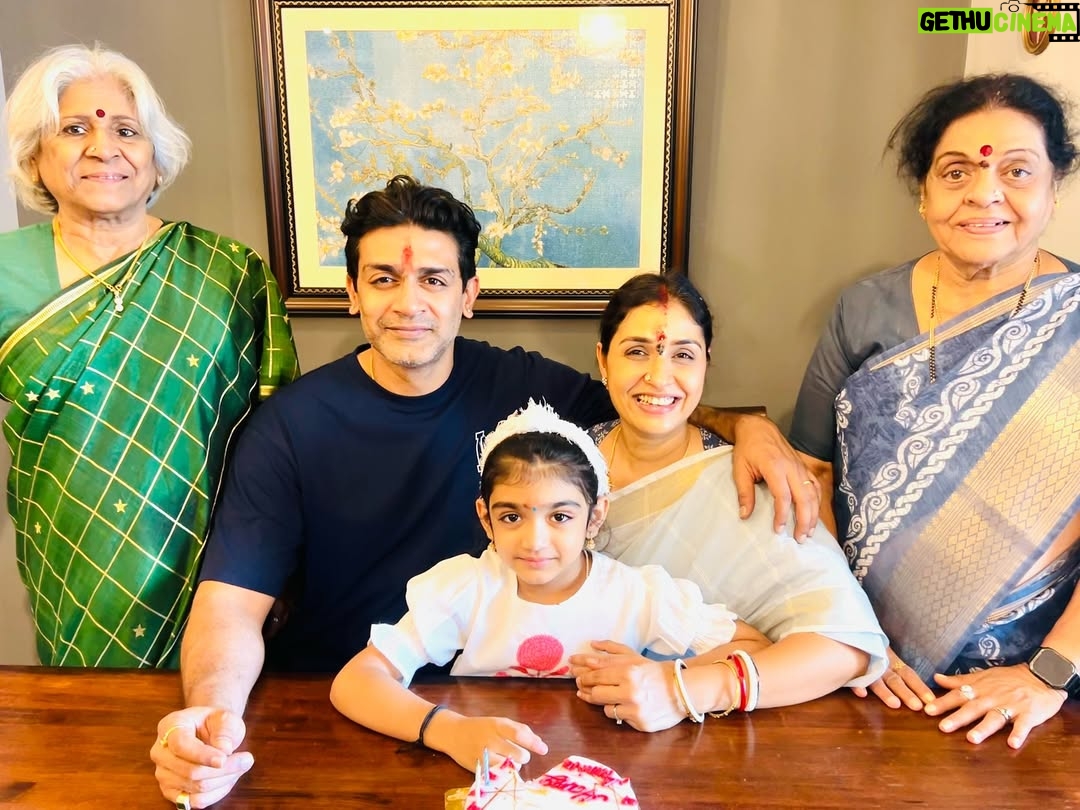 Anu Prabhakar - 8K Likes - Celebrated the beautiful bond of love and togetherness — Happy Anniversary to Raghu anna and Anu akka!
#AnniversaryLove #RaghuAndAnu #TogetherForever #FamilyMoments #LoveInTheAir #CoupleGoals