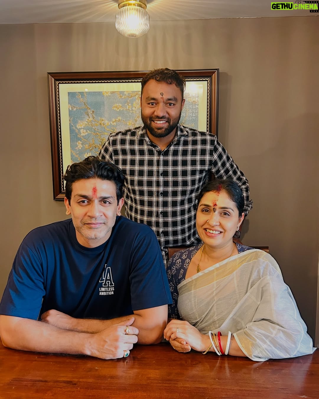 Anu Prabhakar - 8K Likes - Celebrated the beautiful bond of love and togetherness — Happy Anniversary to Raghu anna and Anu akka!
#AnniversaryLove #RaghuAndAnu #TogetherForever #FamilyMoments #LoveInTheAir #CoupleGoals