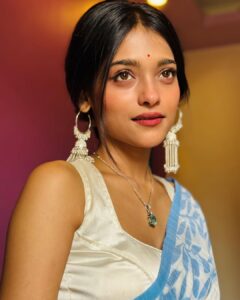 Actress Anusha Viswanathan HD Photos and Wallpapers April 2025