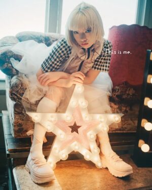 Aoi Yamada Instagram - @converse_jp 🩰
・・・
"This is me."

NEW ARRIVAL〈ALL STAR TREKWAVE BL OX〉

Performing artist：アオイヤマダ　@aoiyamada0624
Photographer：SONG SI YOUNG
Art Director：鈴木利幸（united lounge tokyo）
Graphic Designer：渡部糸女（united lounge tokyo）
Stylist：二宮ちえ
Hair & Make-up：冨沢ノボル（CUBE）
Lighting Director：平野勝利（BONDS）
Art & Props：三ツ泉貴幸、藤岡なつき（STARBOY）
Location：AL STUDIO
Producer：浜島 遊（Peanuttart）
Interpreter：Park Changsoo（LIKE STUDIO）
Production Manager：もも、大川実結、橋本和佳奈（Peanuttart）
Management（アオイヤマダ） : Oi-chan

#converse
#コンバース