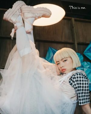 Aoi Yamada Instagram - @converse_jp 🩰
・・・
"This is me."

NEW ARRIVAL〈ALL STAR TREKWAVE BL OX〉

Performing artist：アオイヤマダ　@aoiyamada0624
Photographer：SONG SI YOUNG
Art Director：鈴木利幸（united lounge tokyo）
Graphic Designer：渡部糸女（united lounge tokyo）
Stylist：二宮ちえ
Hair & Make-up：冨沢ノボル（CUBE）
Lighting Director：平野勝利（BONDS）
Art & Props：三ツ泉貴幸、藤岡なつき（STARBOY）
Location：AL STUDIO
Producer：浜島 遊（Peanuttart）
Interpreter：Park Changsoo（LIKE STUDIO）
Production Manager：もも、大川実結、橋本和佳奈（Peanuttart）
Management（アオイヤマダ） : Oi-chan

#converse
#コンバース