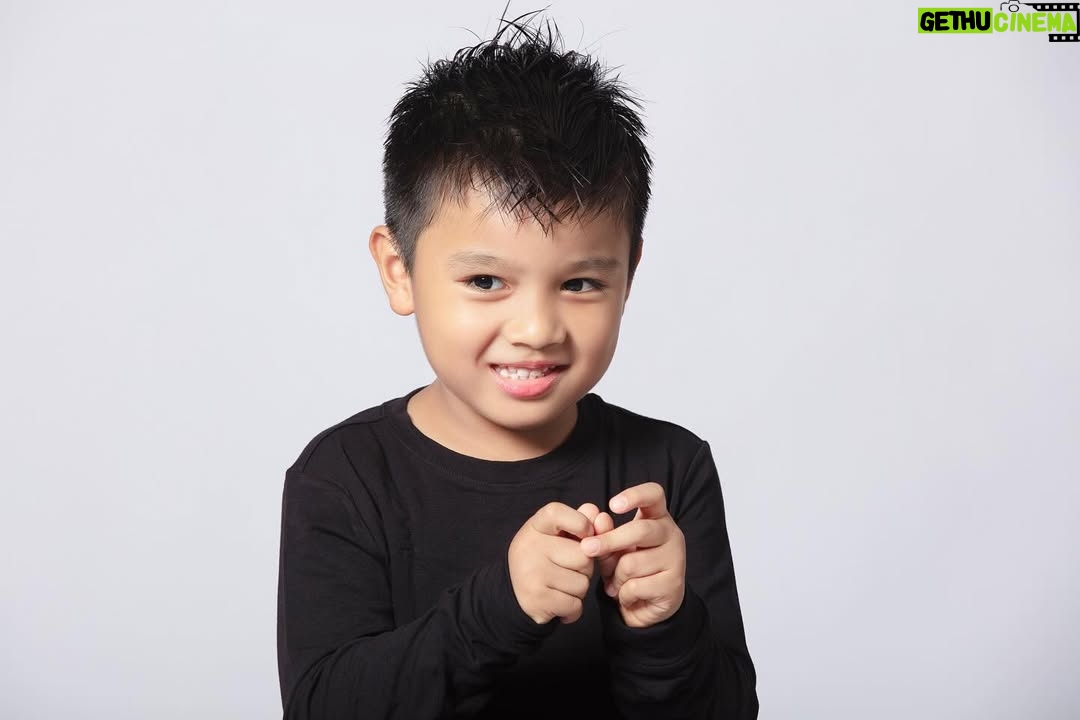 Aok Sokunkanha - 10K Likes - រីករាយថ្ងៃកំណើតកូនមាសម្ដាយ🎂🥳🥳🥳 ឆ្នាំនេះកូនកាន់តែធំ Mommy និង Daddy កាន់តែរវល់ តែកូនក៏ត្រូវតែចម្រើនវ័យដោយសុខភាពល្អរឹងមាំ រស់នៅប្រកបដោយភាពជាអ្នកដឹកនាំ ដឹកនាំខ្លួនឯងដើរទៅដោយសេចក្ដីល្អ ឆ្លាតវៃ រៀនពូកែ 😘😘😘
Love you so much my big boy 🥰🥰