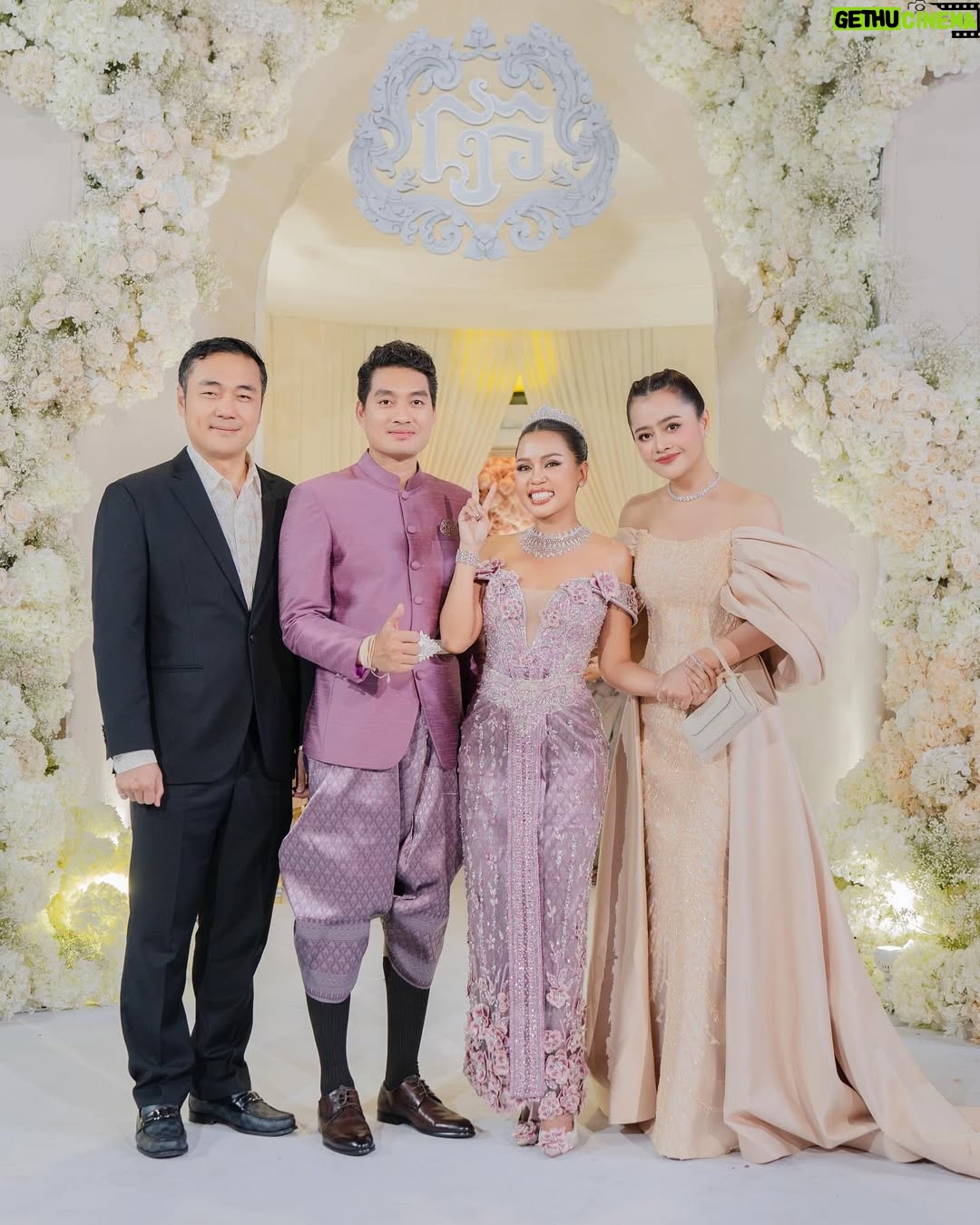 Aok Sokunkanha - 23.2K Likes - អបអរសាទរ ប្អូនស្រី សុភក្រ័កុសុម៉ា និងប្អូនប្រុស
បងសូមជូនពរដល់ប្អូនស្រីព្រមទាំងប្អូនប្រុសសូមឲមានសុភមង្គលពេញមួយជីវិត♥️ស្រលាញ់គ្នាដល់ចាស់កោងខ្នង 🎉