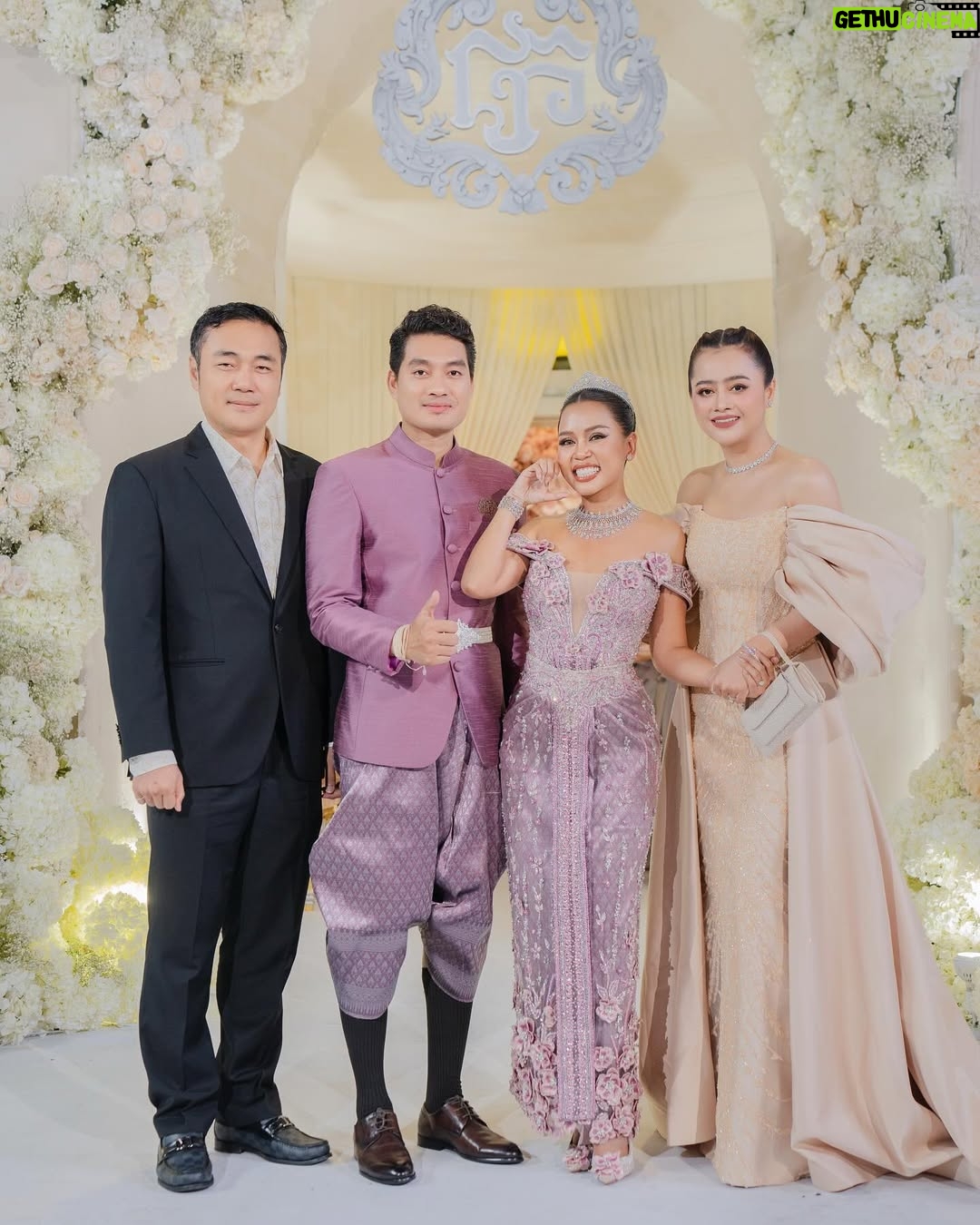 Aok Sokunkanha - 23.2K Likes - អបអរសាទរ ប្អូនស្រី សុភក្រ័កុសុម៉ា និងប្អូនប្រុស
បងសូមជូនពរដល់ប្អូនស្រីព្រមទាំងប្អូនប្រុសសូមឲមានសុភមង្គលពេញមួយជីវិត♥️ស្រលាញ់គ្នាដល់ចាស់កោងខ្នង 🎉