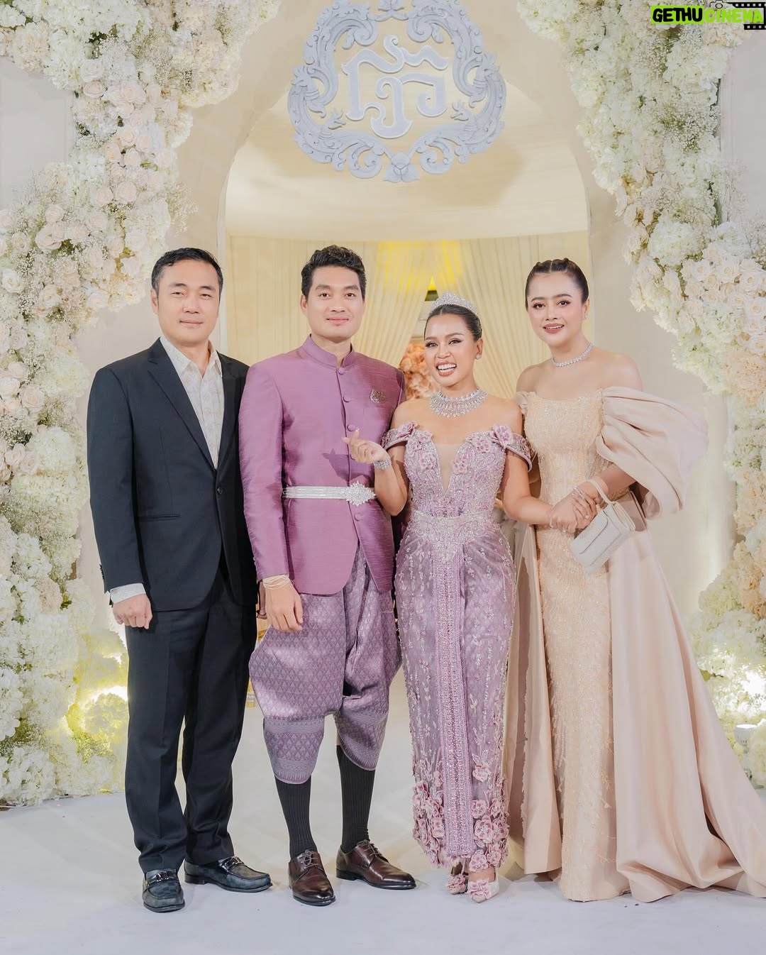 Aok Sokunkanha - 23.2K Likes - អបអរសាទរ ប្អូនស្រី សុភក្រ័កុសុម៉ា និងប្អូនប្រុស
បងសូមជូនពរដល់ប្អូនស្រីព្រមទាំងប្អូនប្រុសសូមឲមានសុភមង្គលពេញមួយជីវិត♥️ស្រលាញ់គ្នាដល់ចាស់កោងខ្នង 🎉
