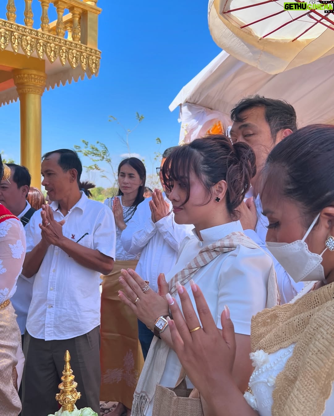 Aok Sokunkanha - 10.2K Likes - ពិធីបុណ្យឆ្លងចេតិយ និងបញ្ចុះអដ្ឋិធាតុ ឧទ្ទិសជូនឧបាសក អុិន អឿង និងឧបាសិកា ម៉ា រិនថា
15 មករា 2025
