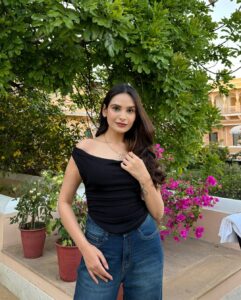 Actress Apoorva Sharma HD Photos and Wallpapers April 2025
