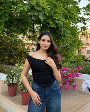 Apoorva Sharma Instagram - Minimalist jewellery, maximum impact ! ✨🌷

- absolutely in love with @nishanistudio trendy & artistic anti-tarnish silver & gold-plated jewellery. Discover the perfect selection of accessories to accentuate your sense of fashion 🤍

Checkout & DM @nishanistudio to place an order ! 🛍️ #StyledByNishani #goldplatedjewellery #silverjewelery #antitarnishjewelry #trendyjewelry #ootdmagazine