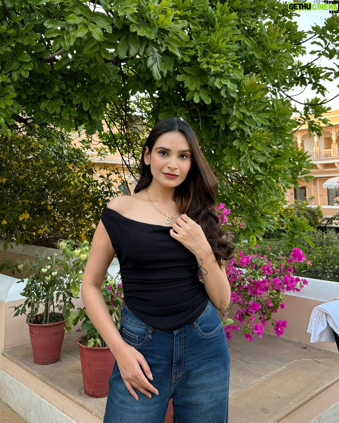 Apoorva Sharma - 1.1K Likes - Minimalist jewellery, maximum impact ! ✨🌷
- absolutely in love with @nishanistudio trendy & artistic anti-tarnish silver & gold-plated jewellery. Discover the perfect selection of accessories to accentuate your sense of fashion 🤍
Checkout & DM @nishanistudio to place an order ! 🛍️ #StyledByNishani #goldplatedjewellery #silverjewelery #antitarnishjewelry #trendyjewelry #ootdmagazine