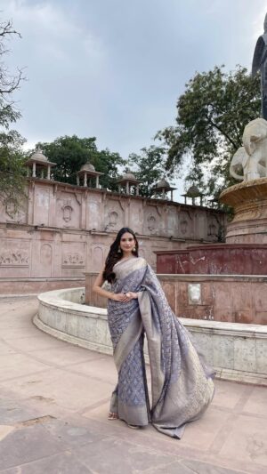 Apoorva Sharma Instagram - Embrace the warmth of the season with @binalpatellife vibrant spring collection to keep you looking fresh all summer long ! 💜✨

#weddingcollection #newcollection #brides #bridesmaids #ethnicwearforwomen #ethnicfashion #ethnic #sarees #saree #indianwear #reel #trending