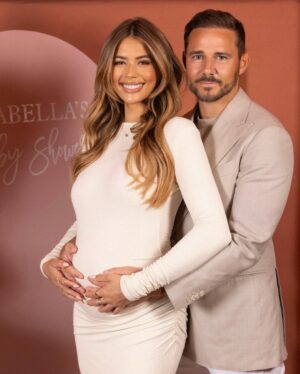 Arabella Chi Instagram - Showered with love by friends and family we are ready for our little ones arrival 💕 and a lifetime of memories to be made 💕