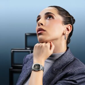 Arantza Ruiz Instagram - La versatilidad es arte. ✨ Y cuando un accesorio logra acompañarte en cada faceta de tu vida, sabes que es más que un simple detalle. Multifort TV Saga 3 de @midowatches es mi elección porque refleja ese equilibrio entre fuerza y estilo. ⏳🩵🧡

¿Cuál usarías tú? Déjamelo en los comentarios. 👇🏼
.
.
.
.
 #MIDO #inspiredbynewvisions #BigDate #SwissMade #MultifortTV #MultifortTV35 #VersatilidadEnTiempo #MultifortTVSaga3 #DetallesQueHablan