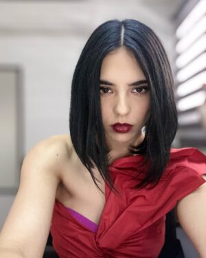 Arantza Ruiz Instagram - ¿Y si regresamos al negro después de la novela? Se aceptan sugerencias 💜✨🥷🖤