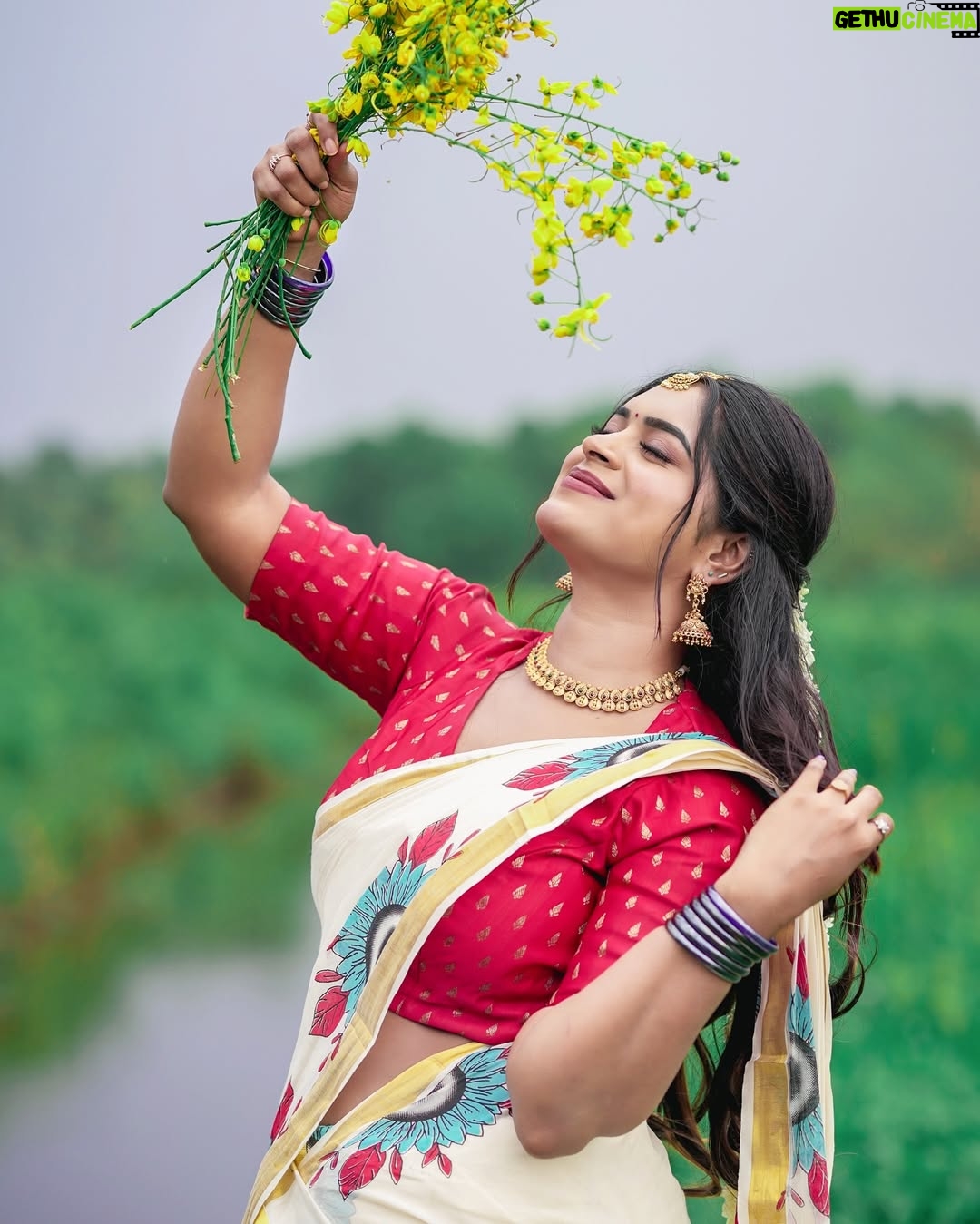 Arathy Sojan - 5.1K Likes - വിഷു ആശംസകള്🌸
#vishu2025 #vishu #vishuspecial #kerala #malayali