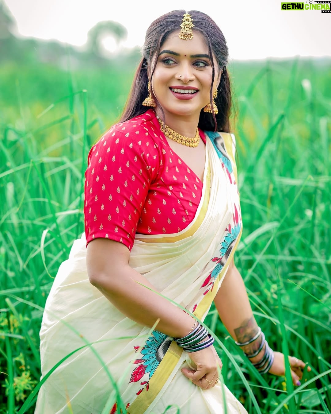 Arathy Sojan - 5.1K Likes - വിഷു ആശംസകള്🌸
#vishu2025 #vishu #vishuspecial #kerala #malayali