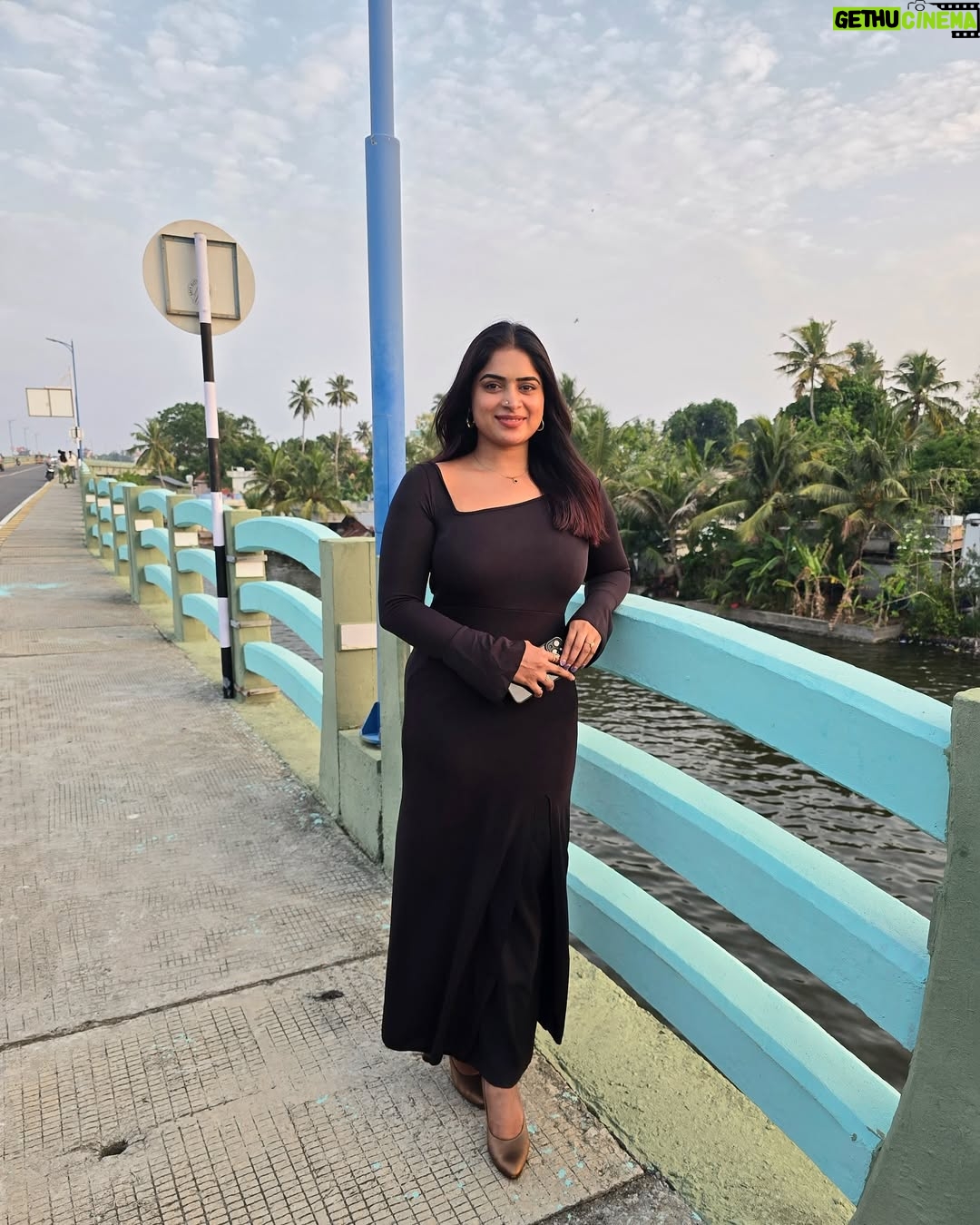 Arathy Sojan - 5.8K Likes - 🖤