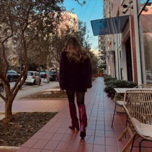 Arbana Osmani Instagram - Janar i kuq si ❤️