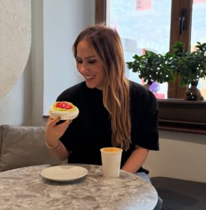 Arbana Osmani Instagram - Kënaqësi “të vogla” të jetës ❤️