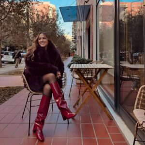 Arbana Osmani Instagram - Janar i kuq si ❤️