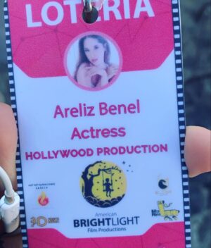 Areliz Benel Instagram - Volviendo al ruedo y siendo feliz por la oportunidad de volver a hacer lo que más amo en el mundo 🙏🏼 🎭.

Mi primera película dirigida totalmente en ingles por @aliatshani en idioma Persa muy pronto @loteria_movie  #sandra