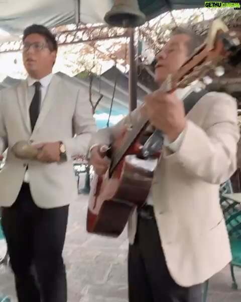 Areliz Benel - 6.4K Likes - El era Mario Rivera , lo conocí en mi primer año de vida pero me abrazó como su hija incluso antes de nacer, el me abrazo y acogió pero yo lo elegí y lo elegiría mil veces más en esta y otras vidas, todos estos años no he podido estar más agradecida con la vida de que a pesar de no llevar el mismo apellido el me llamaba hija y yo lo llamaba papá, fue un hombre que me enseñó valores , educación , principios, integridad y sobre todo la importancia de la palabra con uno y con los demás , aunque yo me divertía más cuando me enseñaba a jugar billas , billar , Ping pong o íbamos al karaoque , mi primera chuza fue hace poco y fue con el, me enseñó que las cosas se hacen lento y con paciencia , despacio y con delicadeza , fue mi fuente de fuerza para tantas cosas , en las buenas y en las malas , fue mi solución y mi fuerza para enfrentar lo difícil de la vida meterial y espiritual , fue mi paño de lagrimas , mi súper héroe , mi coach y mi mejor amigo , hoy lo despido en carne y hueso pero en mi mente , corazón , sueños y recuerdos vivira por siempre y para siempre , te voy a a extrañar el resto de mi vida. Te amaré siempre papá .