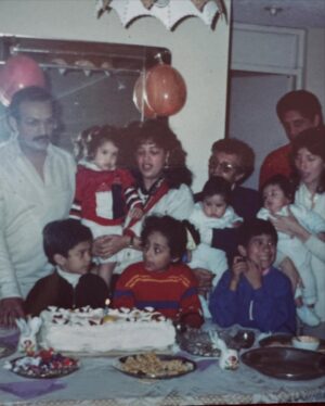 Areliz Benel Instagram - El era Mario Rivera , lo conocí en mi primer año de vida pero me abrazó como su hija incluso antes de nacer, el me abrazo y acogió pero yo lo elegí y lo elegiría mil veces más en esta y otras vidas, todos estos años no he podido estar más agradecida con la vida de que a pesar de no llevar el mismo apellido el me llamaba hija y yo lo llamaba papá, fue un hombre que me enseñó valores , educación , principios, integridad  y sobre todo la importancia de la palabra con uno y con los demás , aunque yo me divertía más cuando me enseñaba a jugar billas , billar , Ping pong o íbamos al karaoque , mi primera chuza fue hace poco y fue con el, me enseñó que las cosas se hacen lento y con paciencia , despacio y con delicadeza , fue mi fuente de fuerza para tantas cosas , en las buenas y en las malas , fue mi solución y mi fuerza para enfrentar lo difícil de la vida meterial y espiritual , fue mi paño de lagrimas , mi súper héroe , mi coach y mi mejor amigo , hoy lo despido en carne y hueso pero en mi mente , corazón , sueños y recuerdos vivira por siempre y para siempre , te voy a a extrañar el resto de mi vida. Te amaré siempre papá .