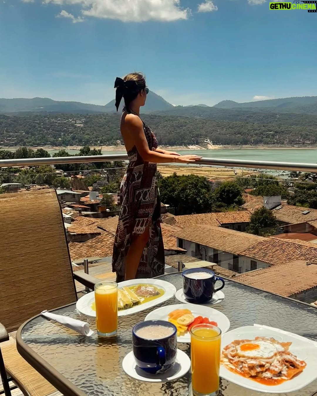 Areliz Benel - 3.4K Likes - Me hospedé en @hotel_sansebastian12 maravillas terraza para el desayuno 💖